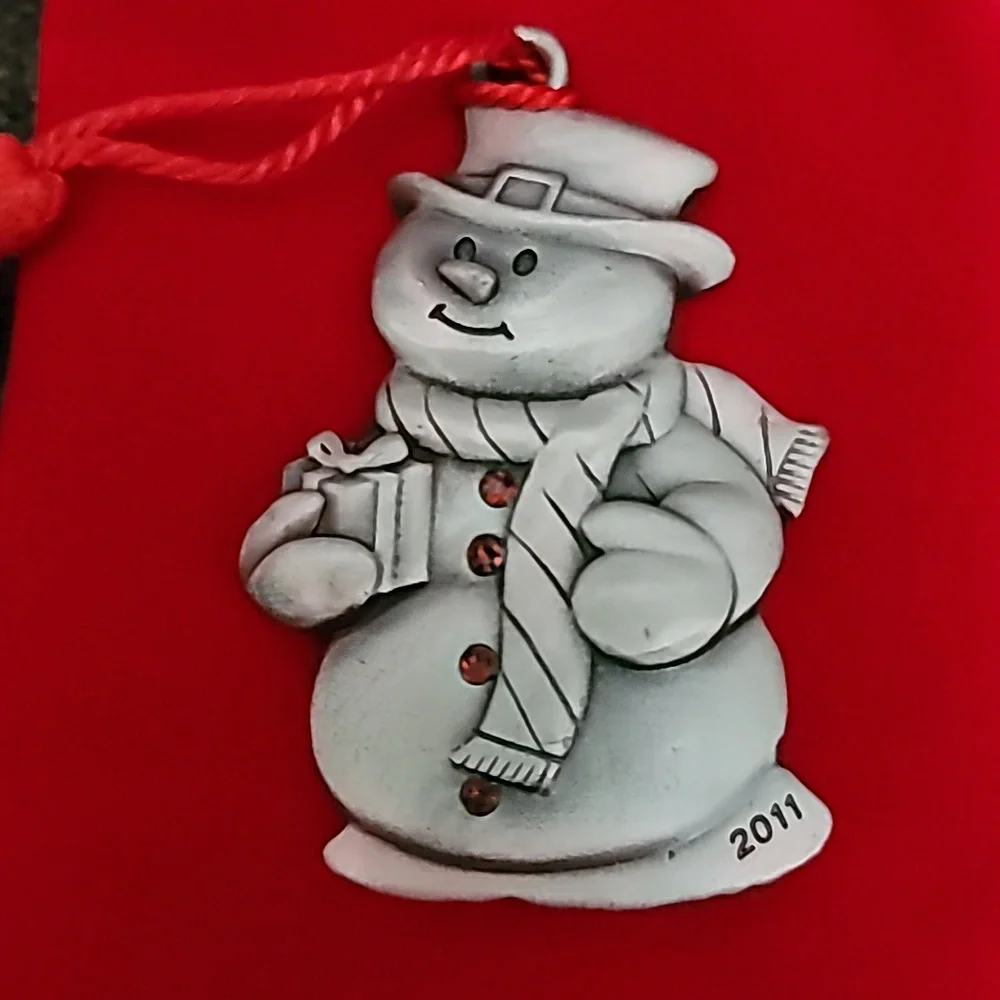 Avon 2011 Ornament - Picture 4 of 4